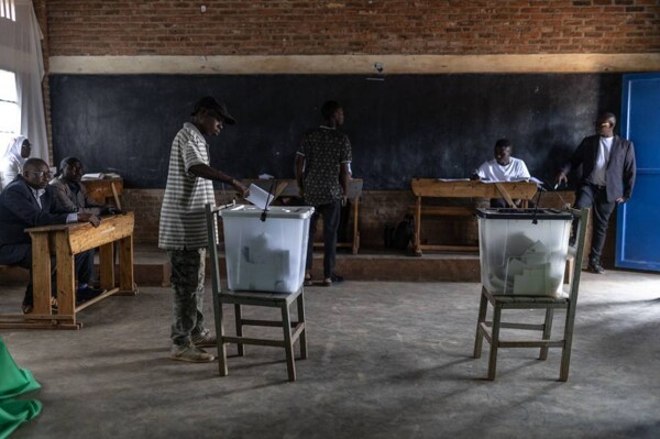 Президент Руанды намерен выиграть четвертый срок на общих выборах